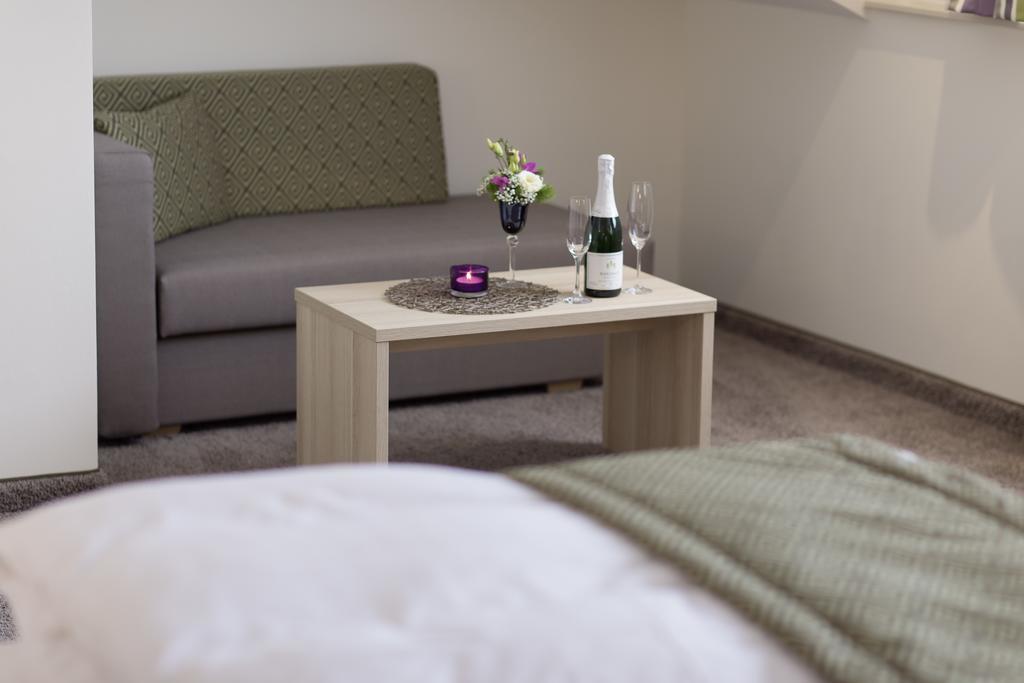 Hotel-Restaurant Birkenhof บาด โซเดน-ซาลมึนสเตอร์ ภายนอก รูปภาพ
