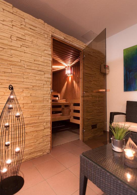 Hotel-Restaurant Birkenhof บาด โซเดน-ซาลมึนสเตอร์ ภายนอก รูปภาพ