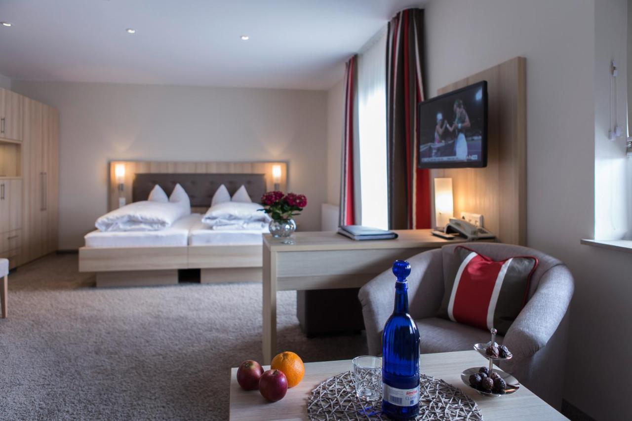 Hotel-Restaurant Birkenhof บาด โซเดน-ซาลมึนสเตอร์ ภายนอก รูปภาพ