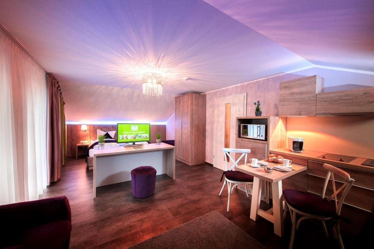 Hotel-Restaurant Birkenhof บาด โซเดน-ซาลมึนสเตอร์ ภายนอก รูปภาพ