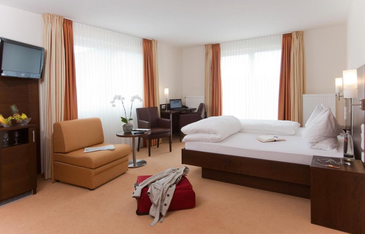 Hotel-Restaurant Birkenhof บาด โซเดน-ซาลมึนสเตอร์ ภายนอก รูปภาพ