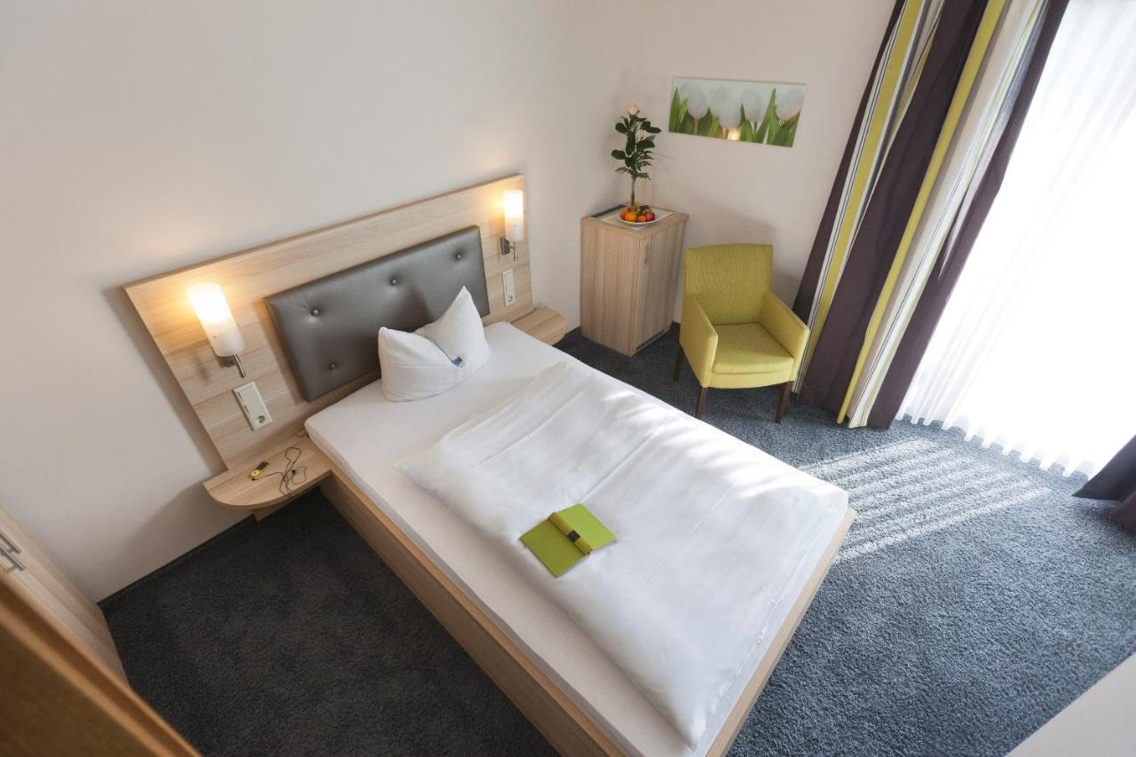 Hotel-Restaurant Birkenhof บาด โซเดน-ซาลมึนสเตอร์ ภายนอก รูปภาพ